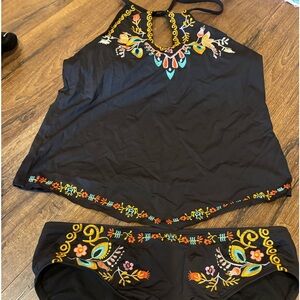 Women’s embroidered design tankini set